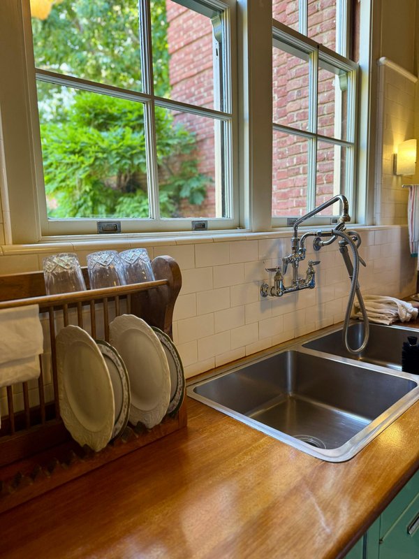 L'art de choisir et d'utiliser un égouttoir : l'allié malicieux du séchage de la vaisselle